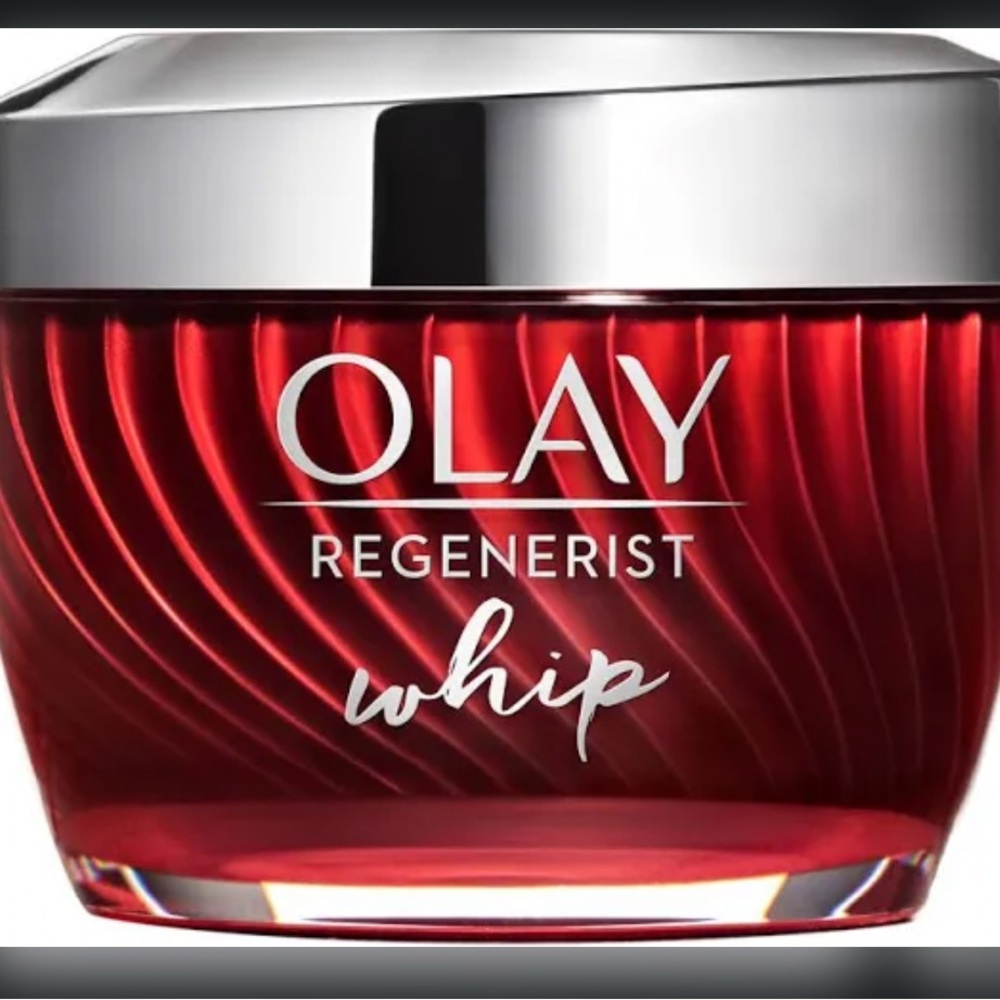OLAY Regenerist Whip Hydrating Moisturizer w/SPF - NEW
